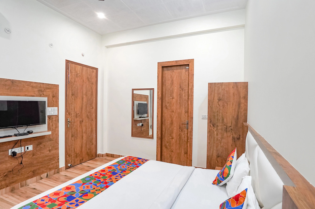 FabHotel Sirtaj Suits
