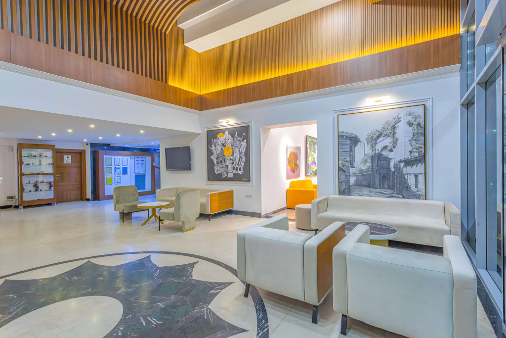 Best Western Plus Khan Hotel