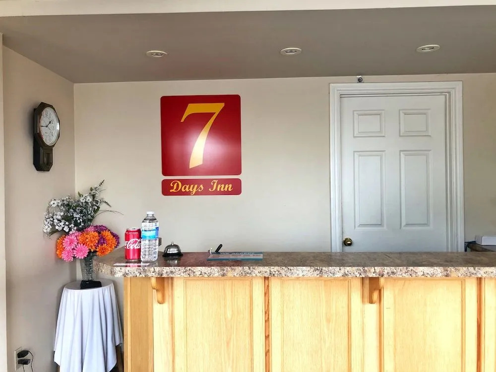 7 Days Inn Niagara Falls