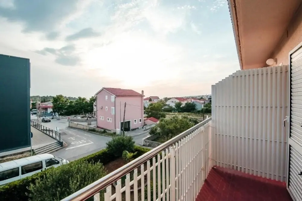 Ivan - Great Location - A1