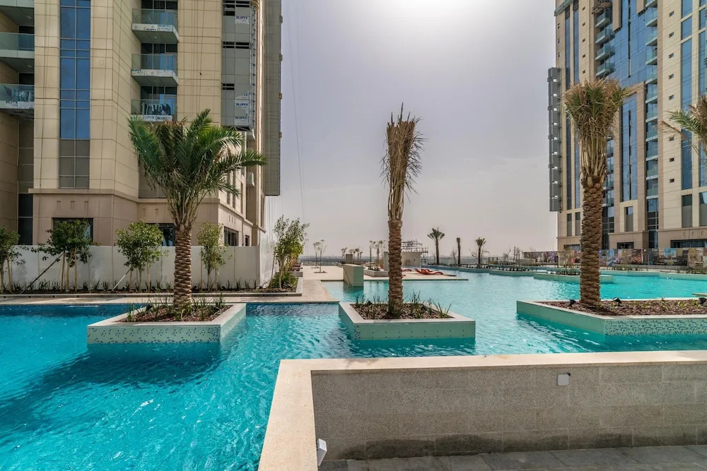 Vacation bay Noura Tower