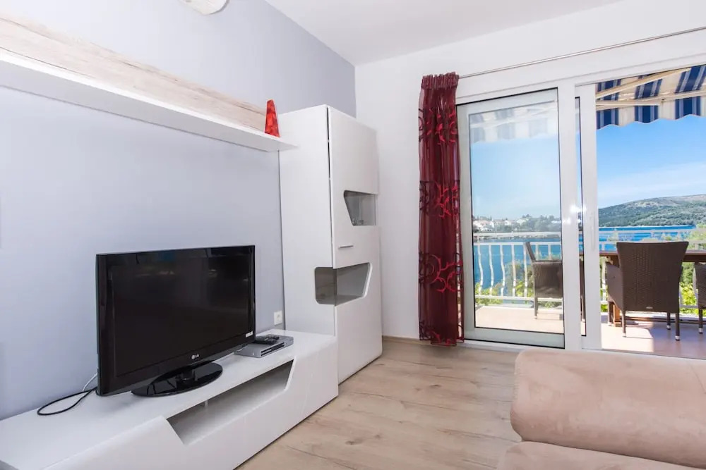 New Beach 4 Star Luxury Apartment 3 Bedrooms 3 Bathrooms, Free Boat Berth