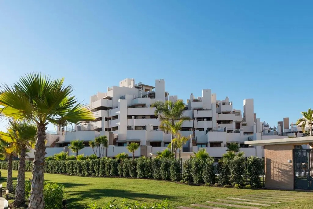 Luxury Beach Front Penthouse with own pool.BP9