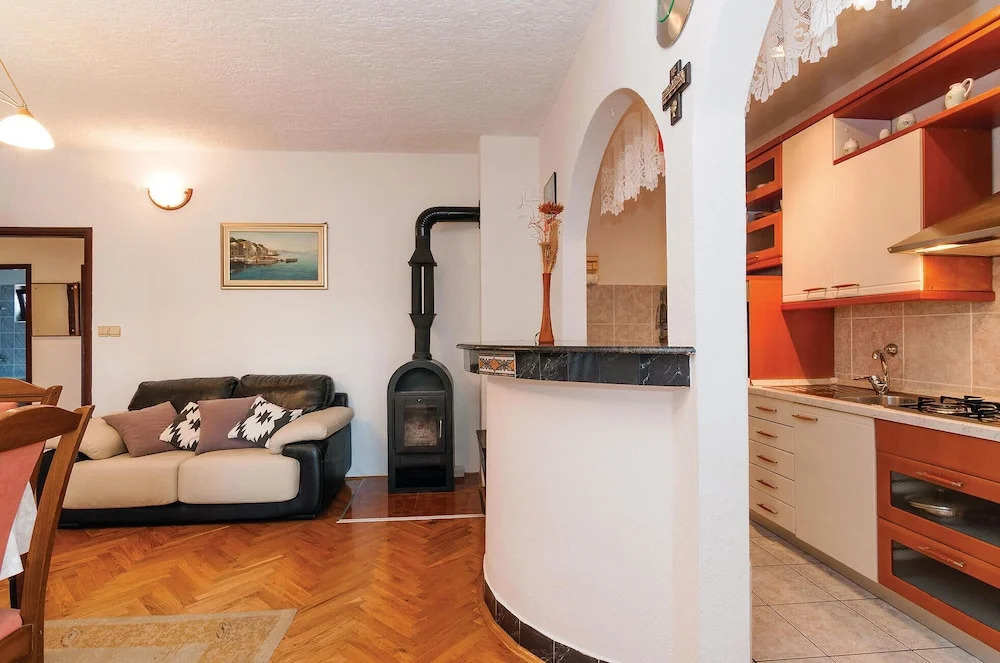 Stunning Apartment in Rovanjska With 3 Bedrooms and Wifi