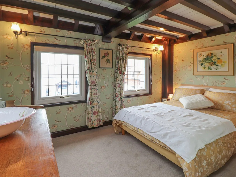 Rover Cottage