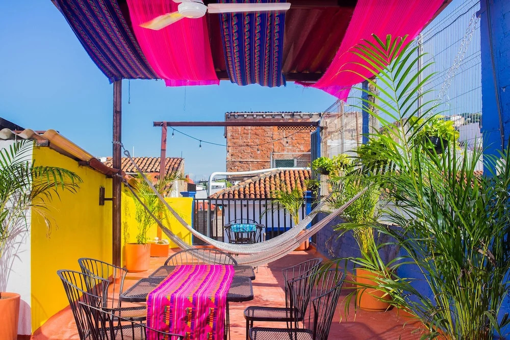 CASA MARÍA MALECÓN