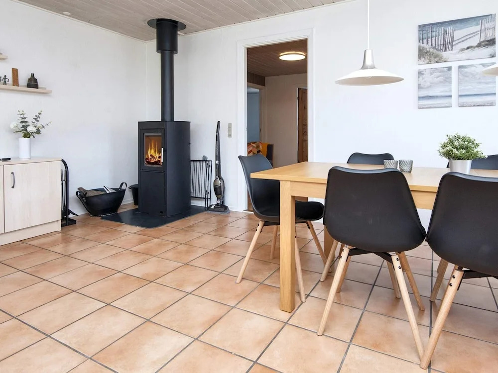 Spacious Holiday Home in Hemmet Jutland near Sea