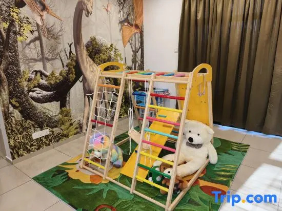 Melaka Hideaway Villa, KTV, BBQ, Arcade Games, Pool, 10min to JONKER WALK, KLEBANG BEACH