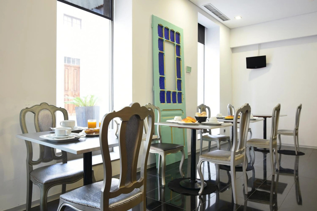 Lazza Hotel