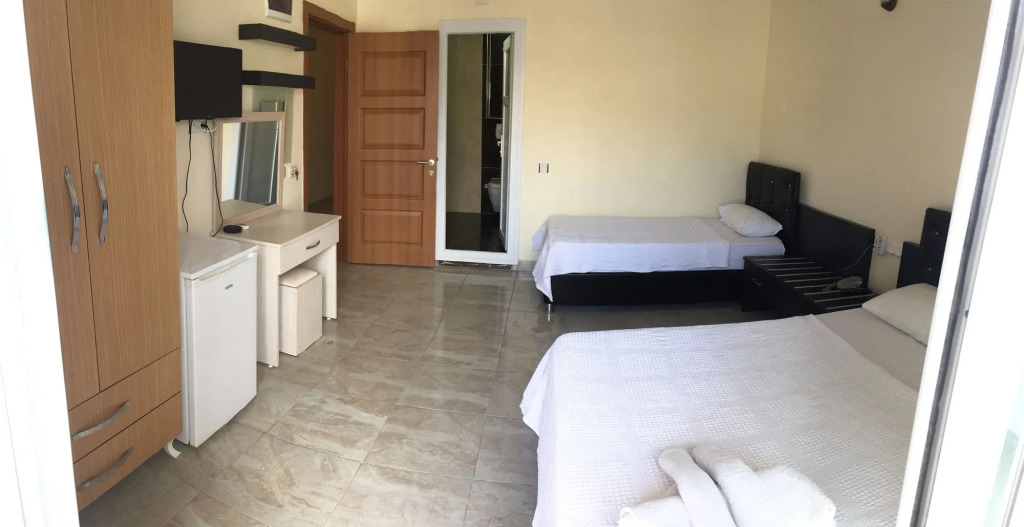 Holiday Hotel