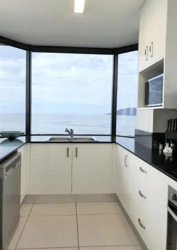 Cairns Ocean View Apartment