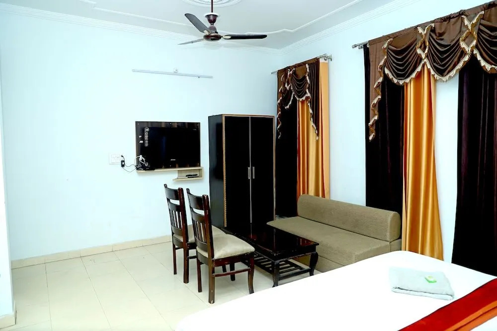 Hotel 4 U Rishikesh - Hostel
