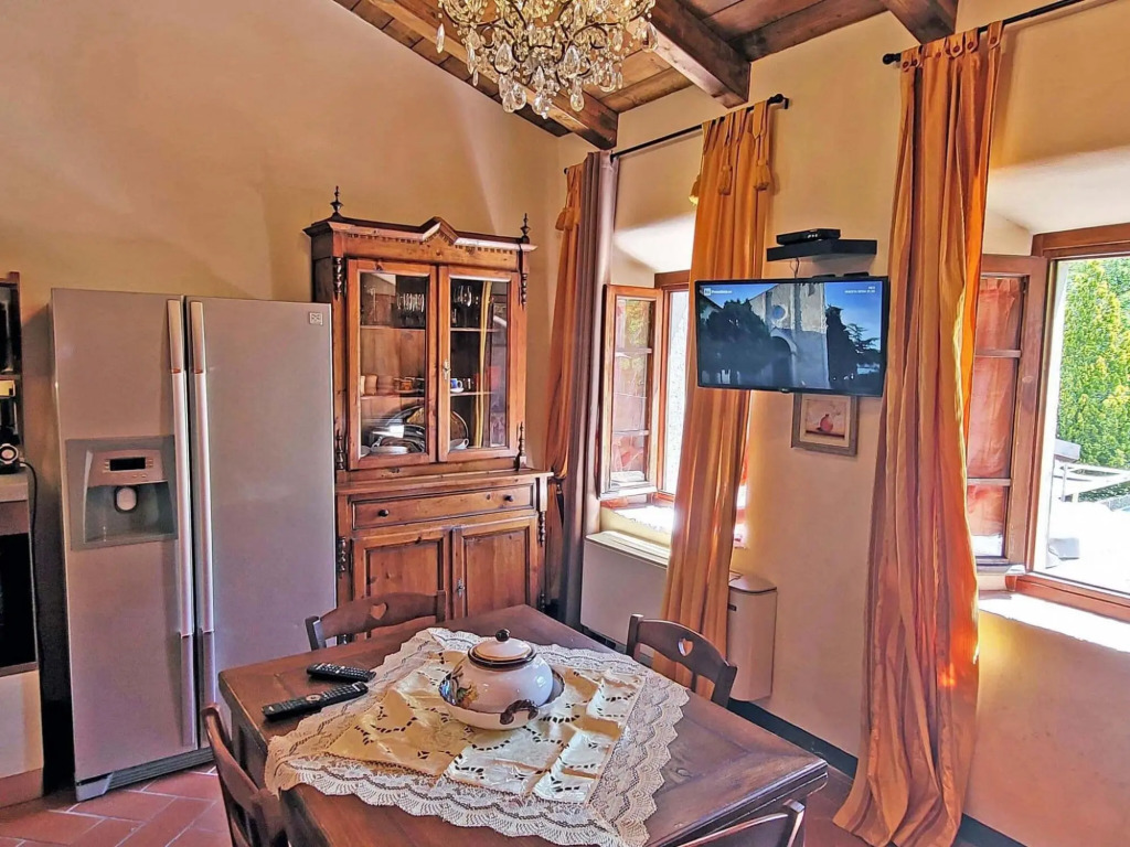 Exquisite Holiday Home in Pistoia With Swimming Pool