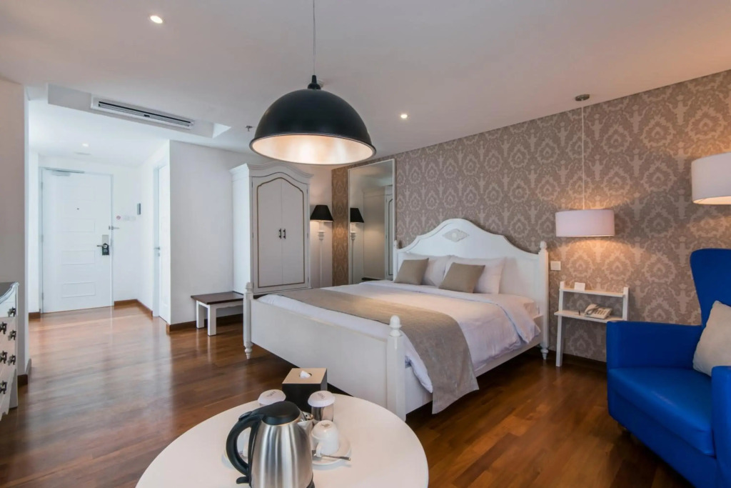 Yans House Hotel