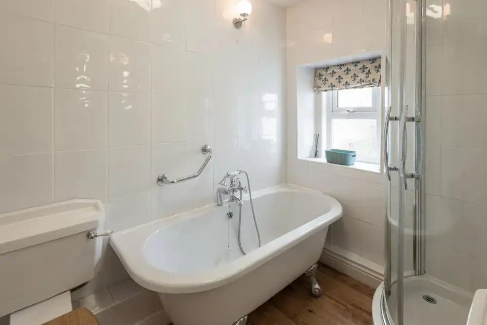 Host Stay Castle Hill Cottage