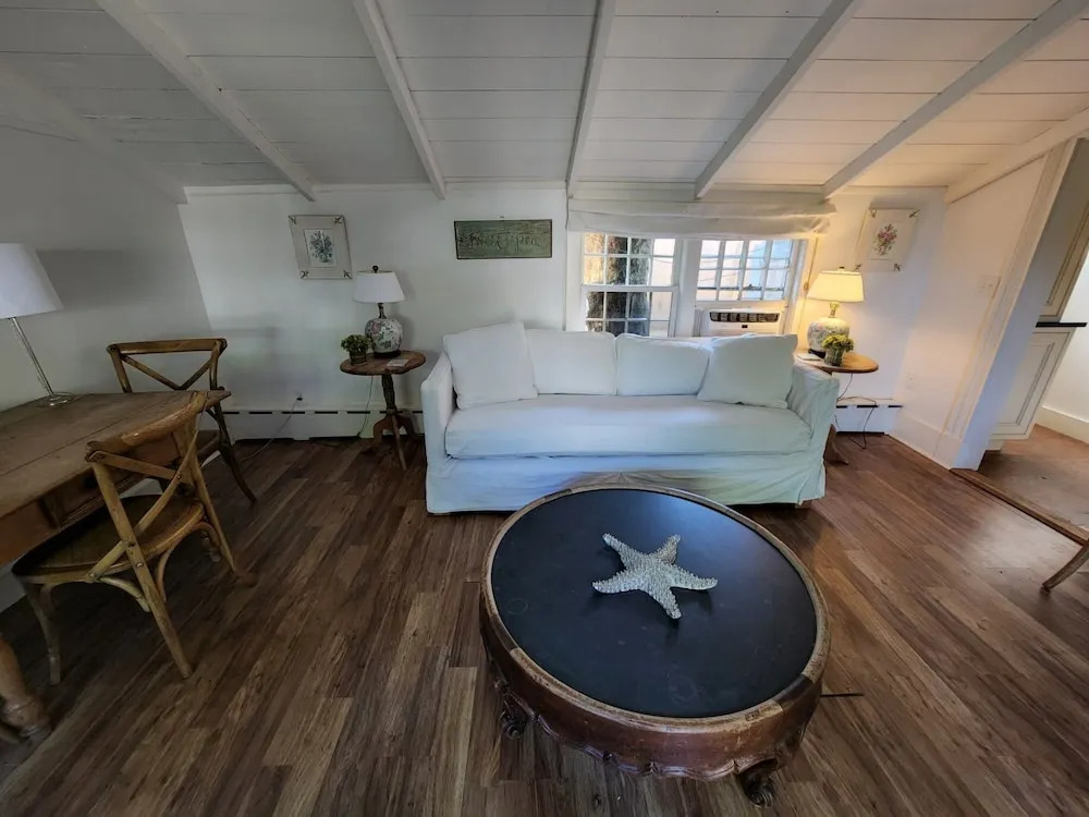 Summer House Hotel