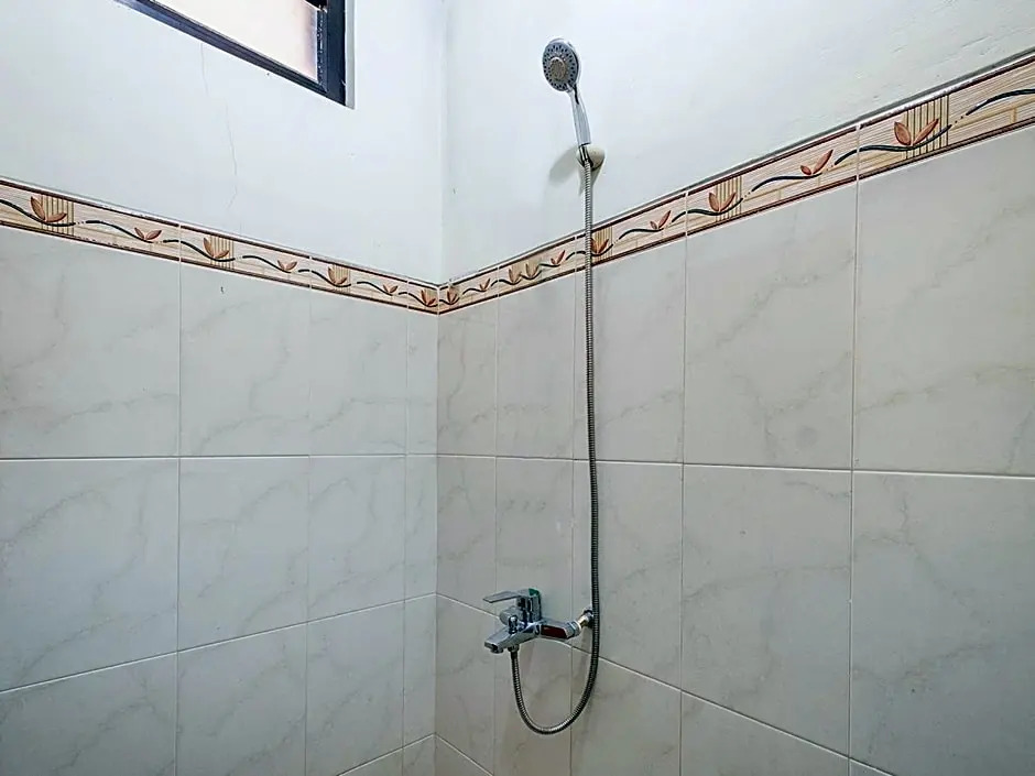 Oyo Life 2807 Nusa Indah Kost Putri