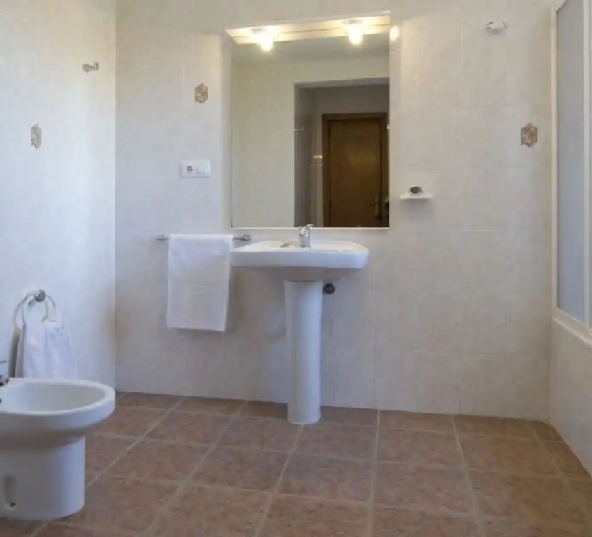 Villa - 8 Bedrooms with Pool and WiFi - 106415
