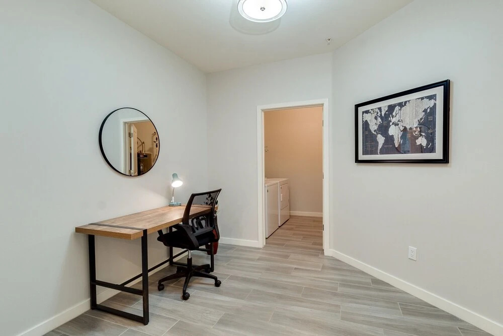 Resort Poolside Two Bedroom + Office and 2 Masters! 30 Night Minimum! by Redawning