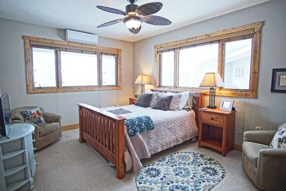Snowflake 4 Bedroom Home