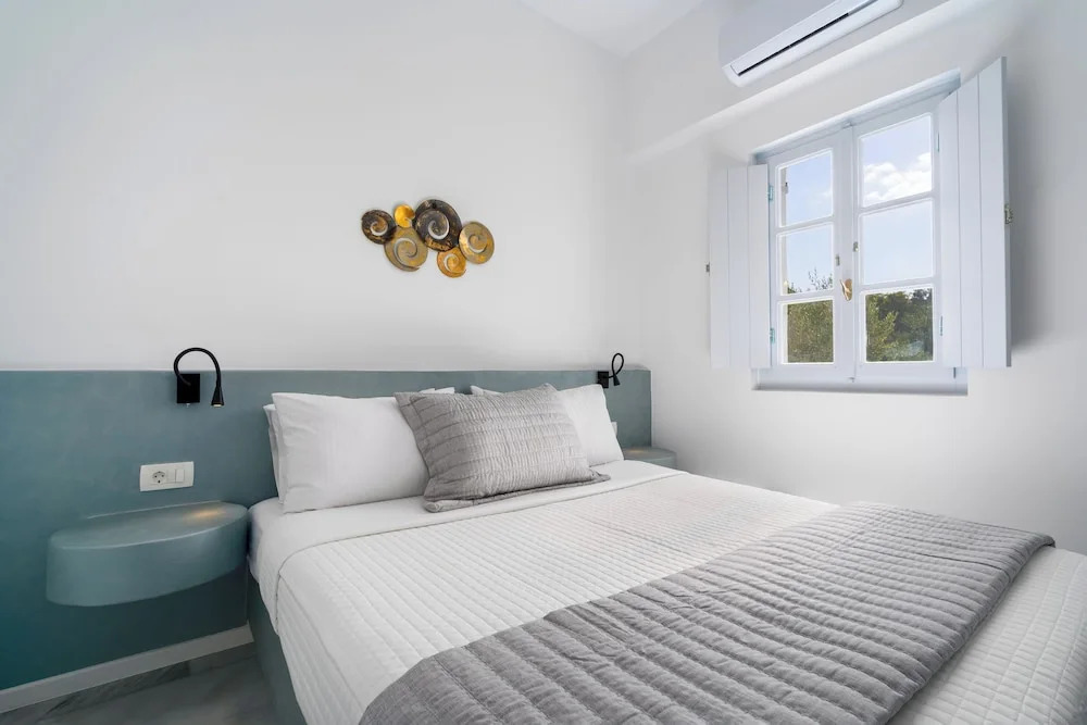 Oliva Suites Santorini
