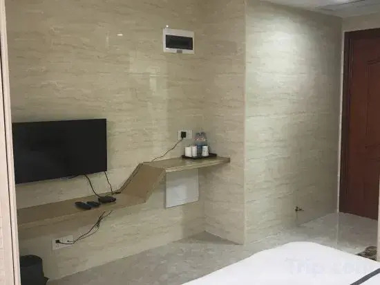 Yuehui International Apartment