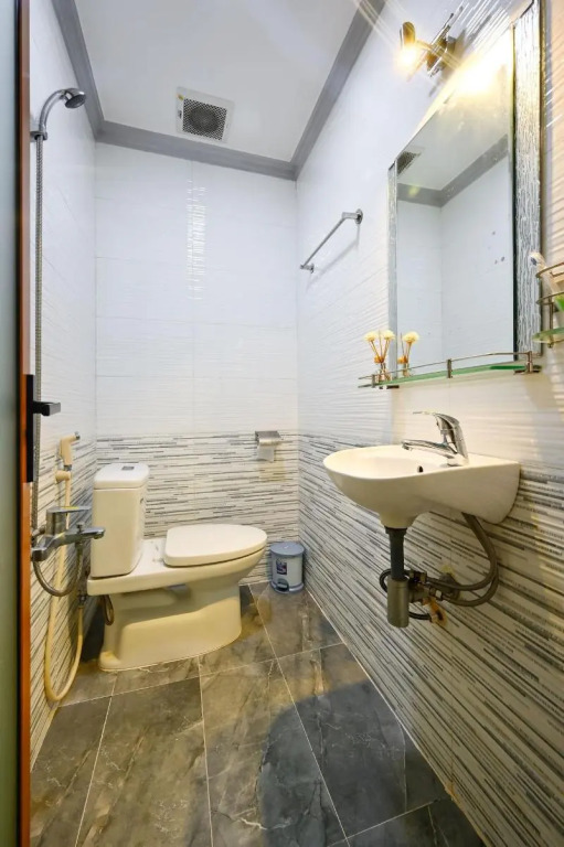 Huyen House