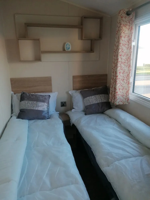 4-bedroom Caravan/static Home in Clacton-on-sea