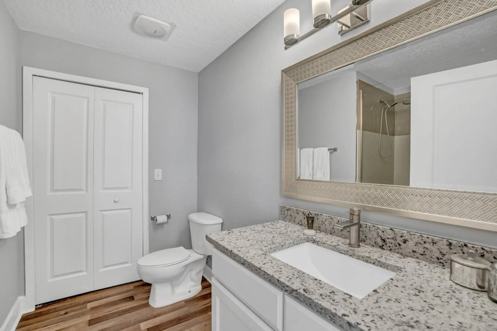 2 Bedroom Vacation Condo (2011)