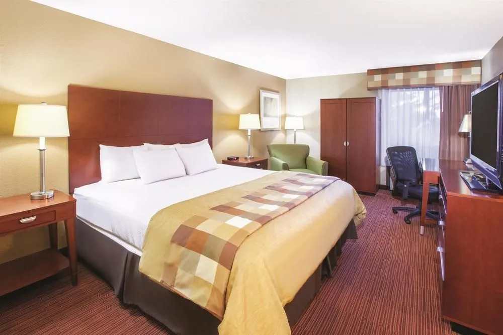 La Quinta Inn & Suites Canton