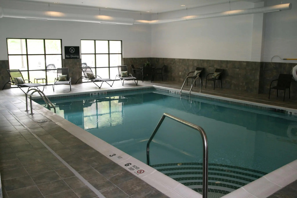 Hampton Inn & Suites Warren