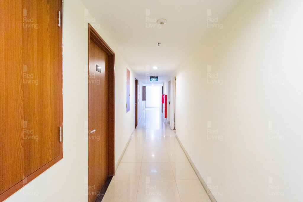 RedLiving Apartemen Grand Kamala Lagoon - Icha Rooms Tower Barclay South with Netflix