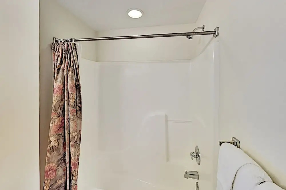 All-suite Gulf-front Getaway W/ Pools & Gym 2 Bedroom Condo