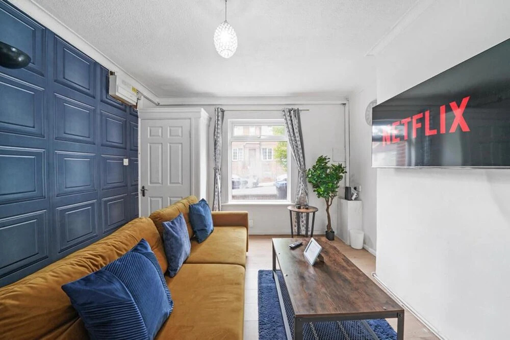 Cosy 2-bed House in London With Free Parking