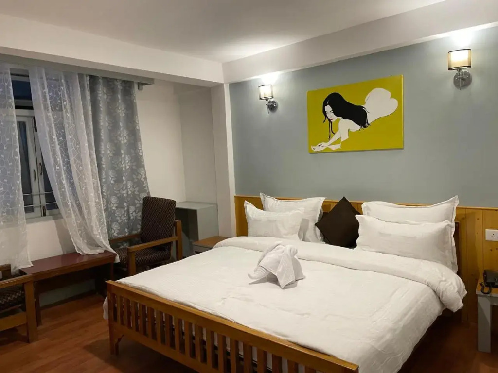 The Anola Hotel