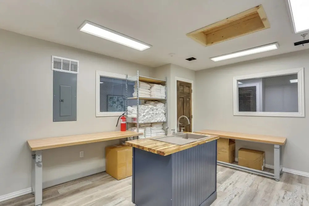 Quiet Oakland City Studio: Walk Downtown!