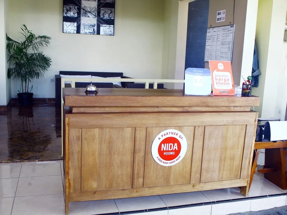 RedDoorz near Terminal Condong Catur 2