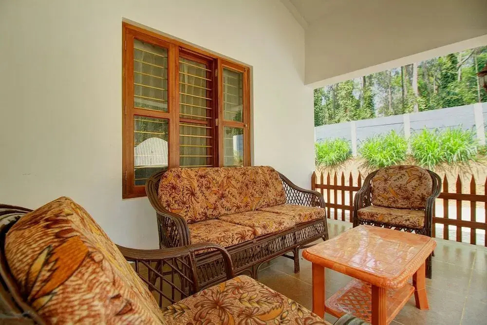 Home Luxury 3BHK By OYO Rooms