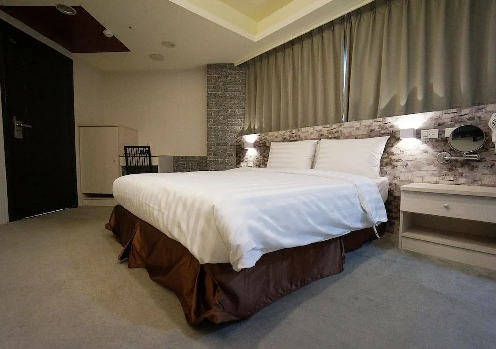 HI YES Hotel