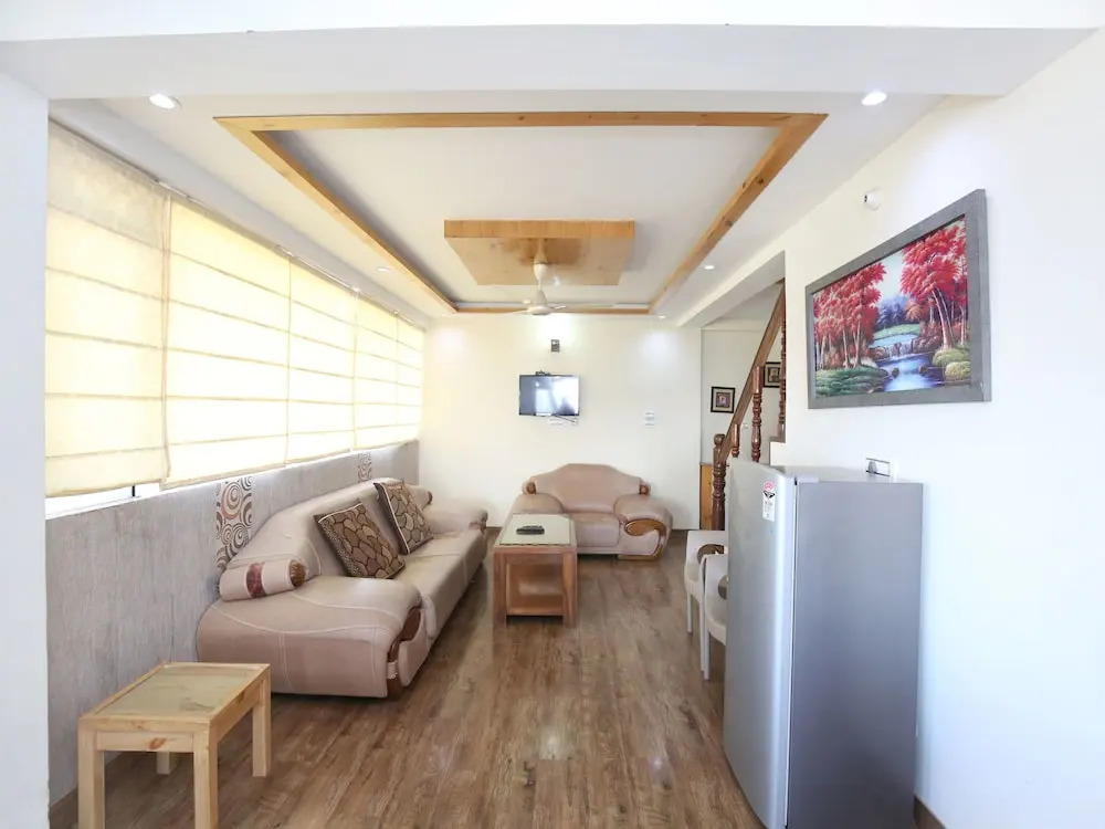 OYO 12185 Home Wayside Villa 3BHK Apartment Kasauli