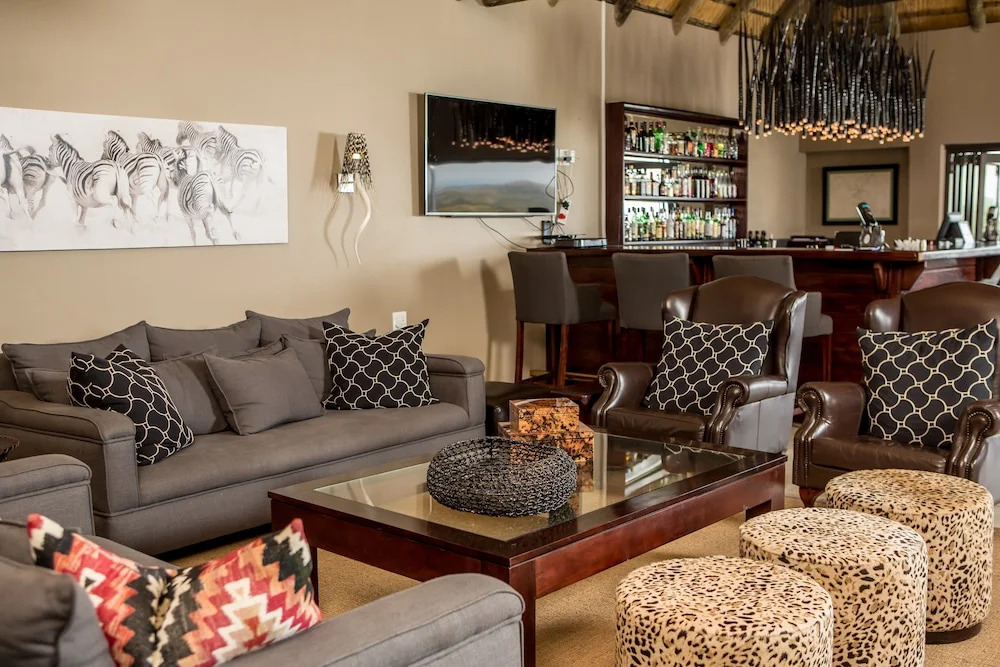 Umzolozolo Private Safari Lodge & Spa