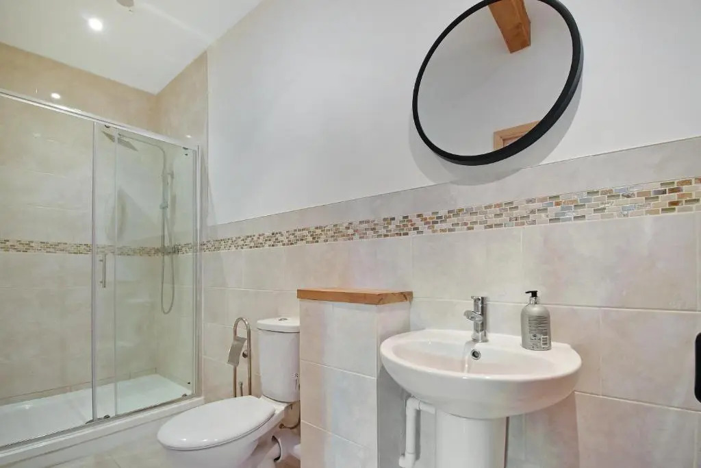 5 Bed Barn Conversion - with private hot tub