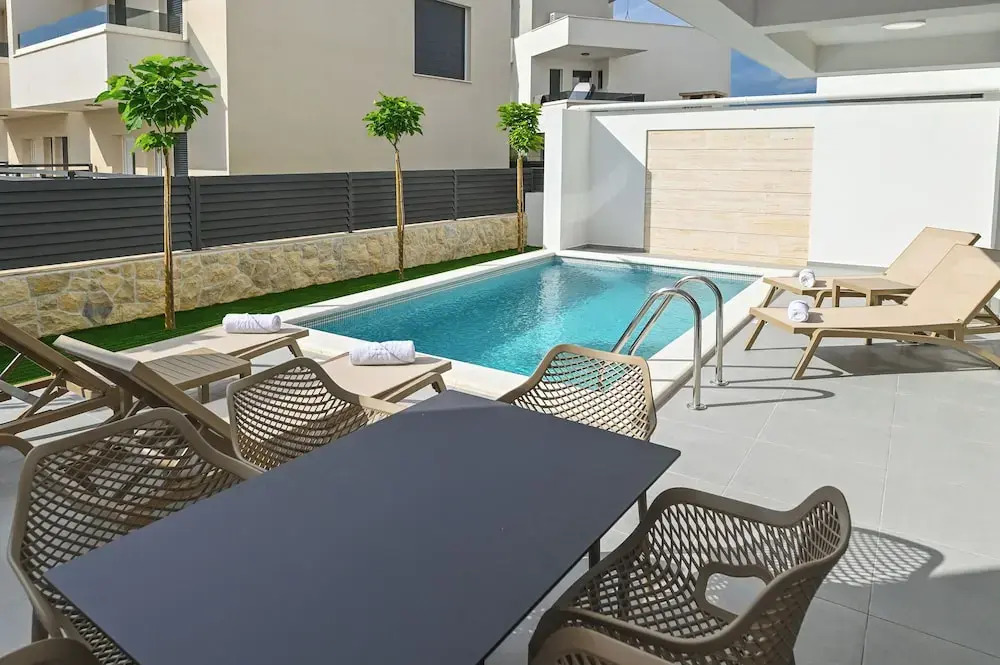 Apartments Break with pool