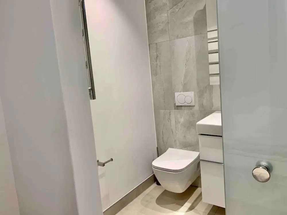 Brand New Modern High Rise Apartment With Sea And Mountain Views