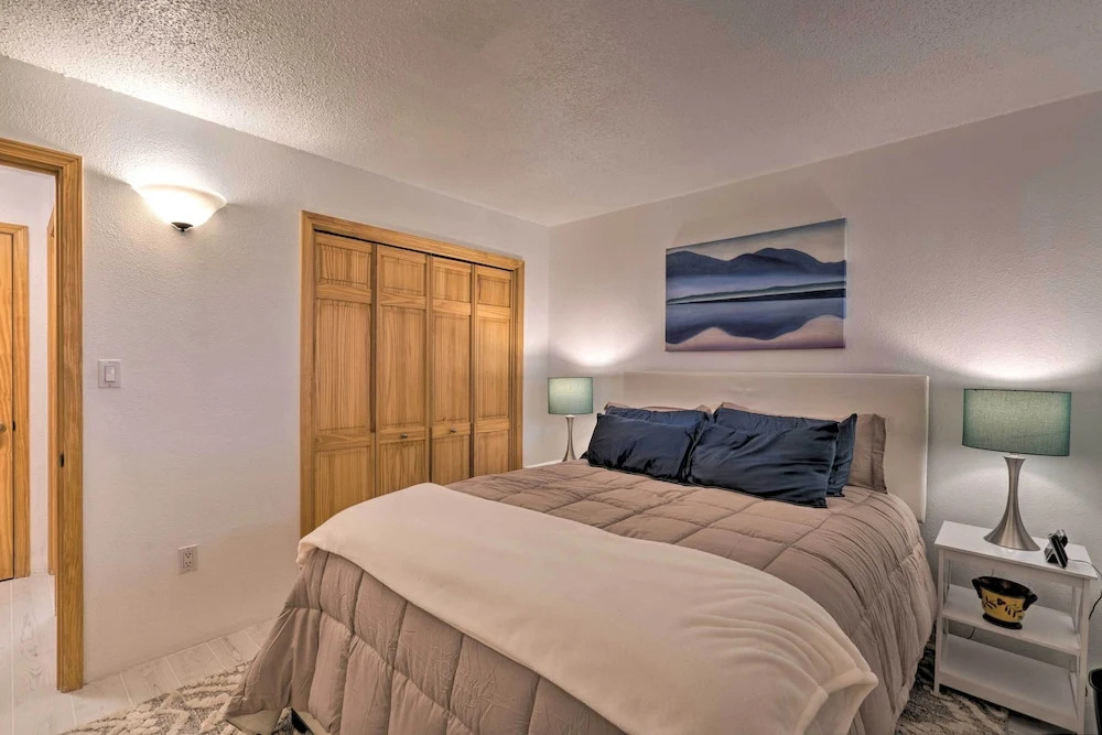 Santa Fe Bungalow ~ 2 Mi to Downtown!