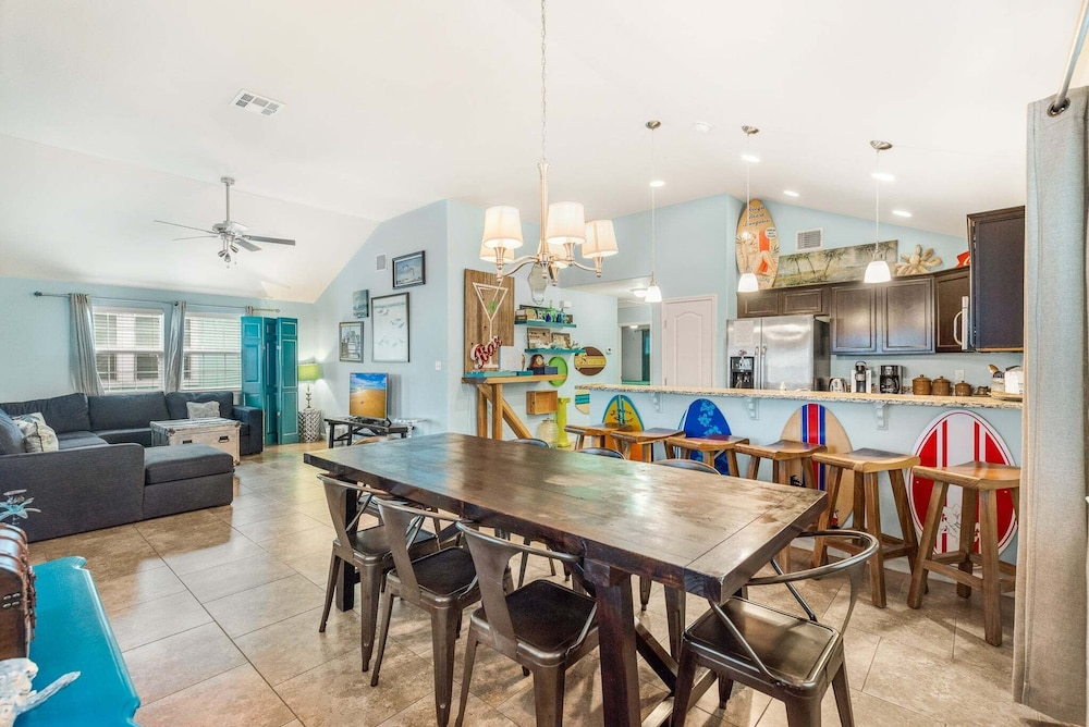 Boogie Board Bungalow - Pet Friendly! Private Pool! 2