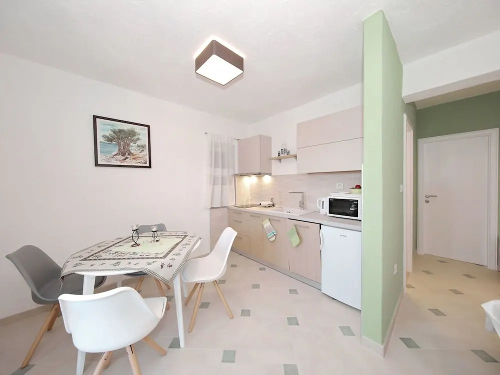 Splendid Villa Apartment Directly on the Beach, Whirlpool and Sauna, Nice Tavern