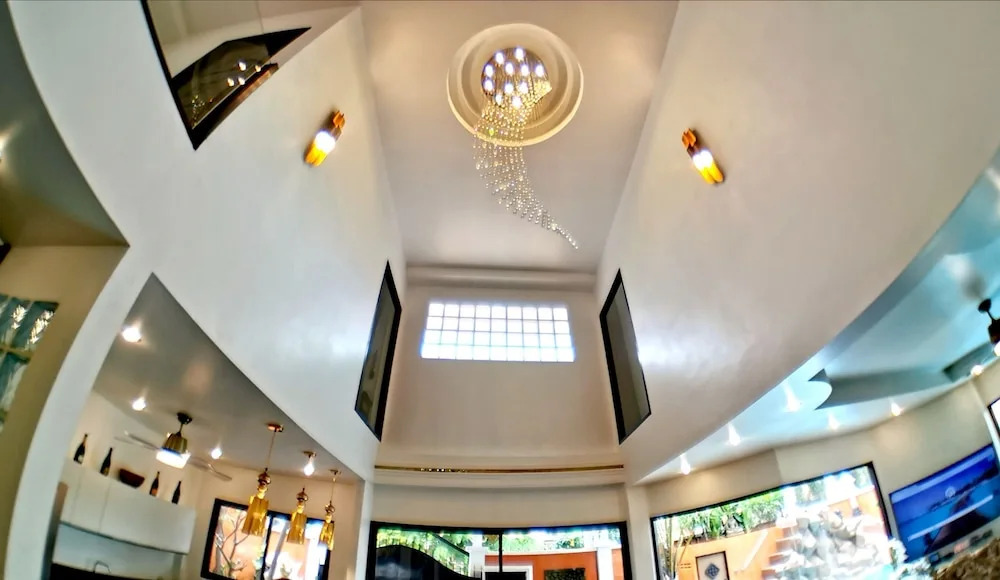 Tucheland Luxury Villa Pattaya 7BR