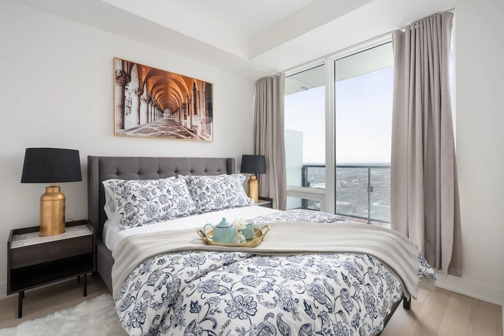 Designer 1BR plus Study Suite