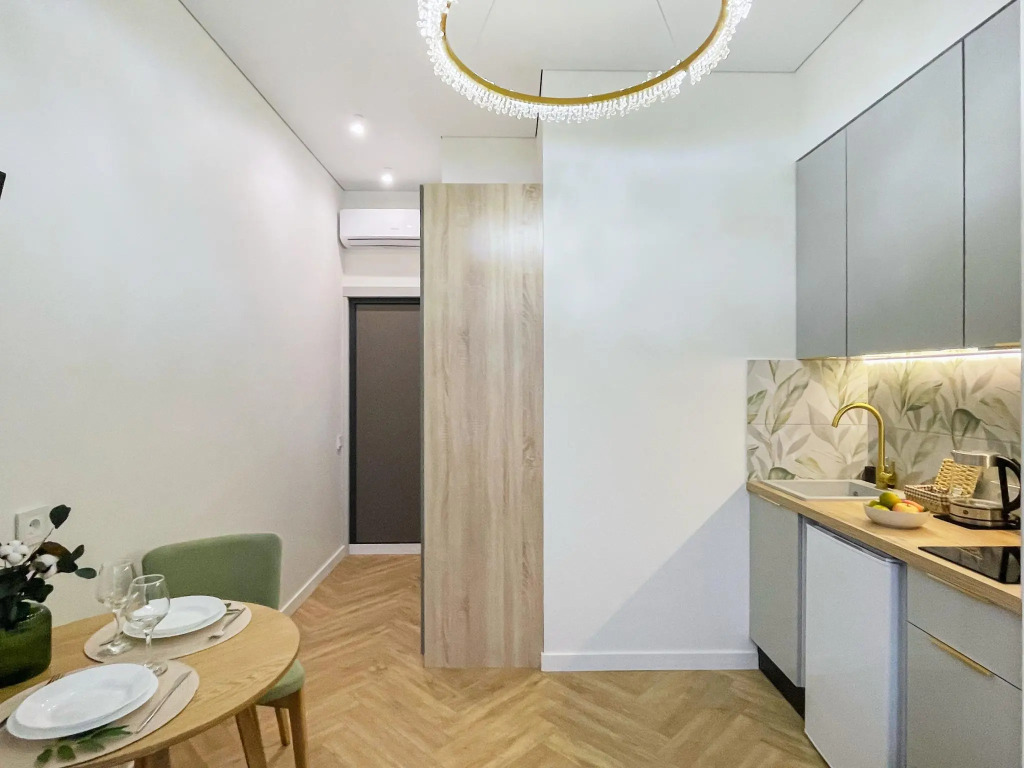 Art-Seasons Apartments (Арт-Сизонс Апартментс) на улице Ивана Франко 6
